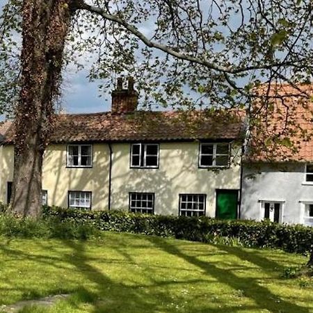 Charming Town Centre Character Cottage With Parking Stowmarket Esterno foto