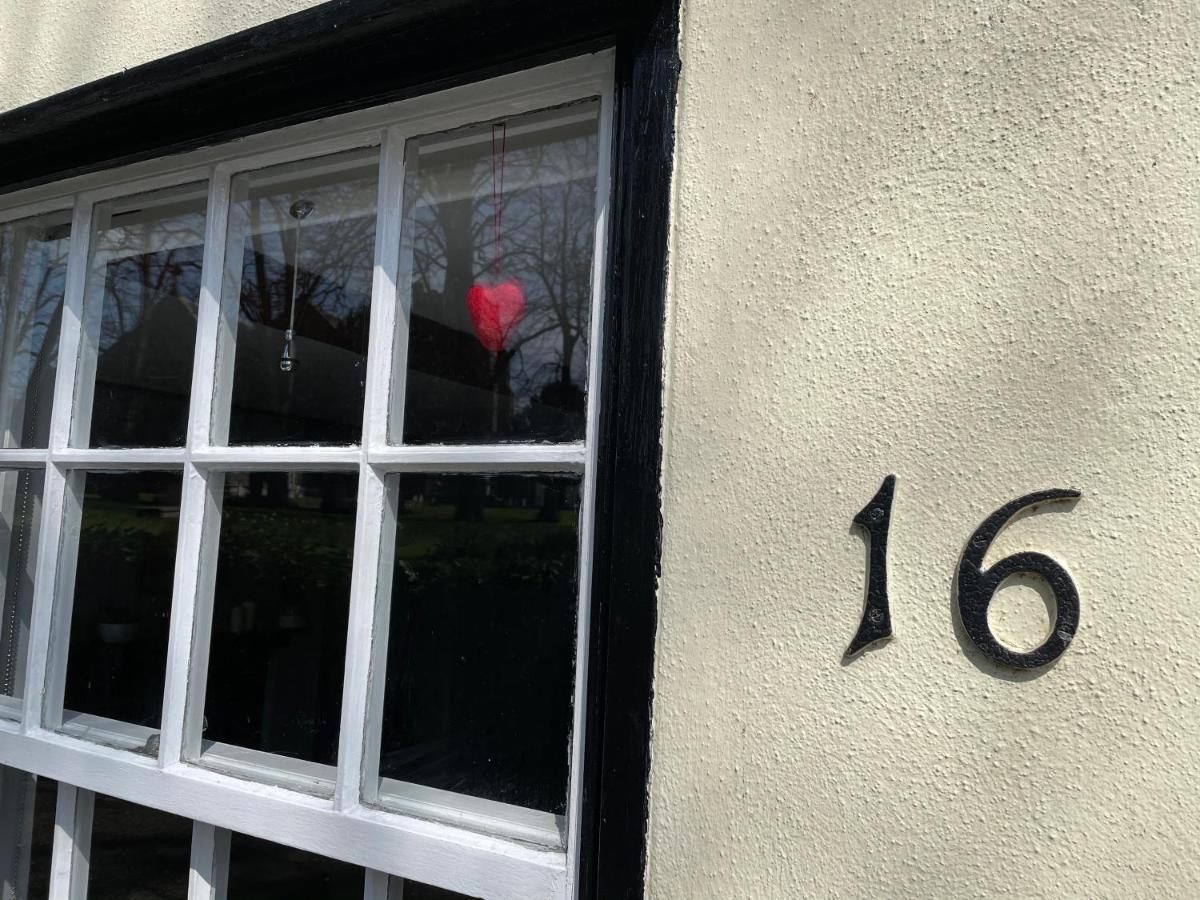 Charming Town Centre Character Cottage With Parking Stowmarket Esterno foto
