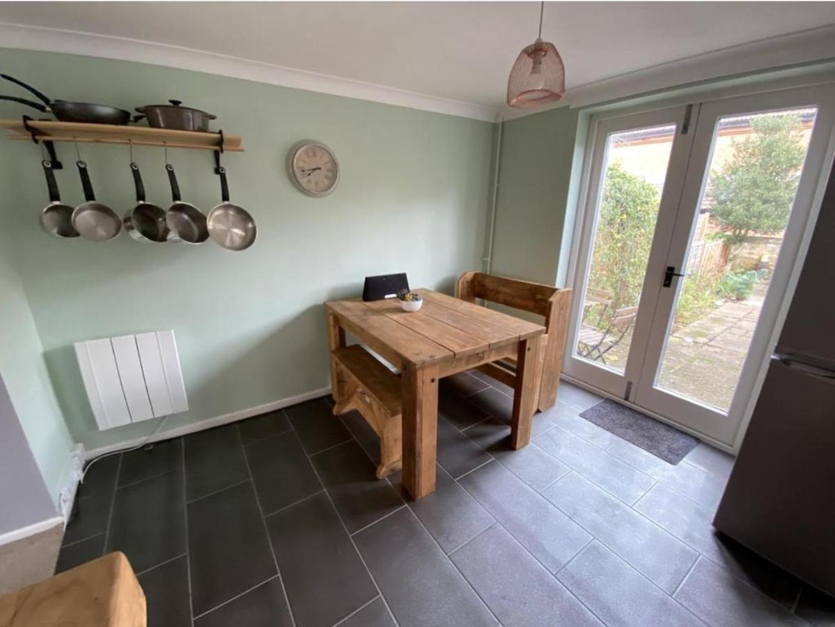 Charming Town Centre Character Cottage With Parking Stowmarket Esterno foto
